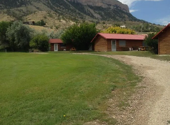 Lodge River Bend Cabins *